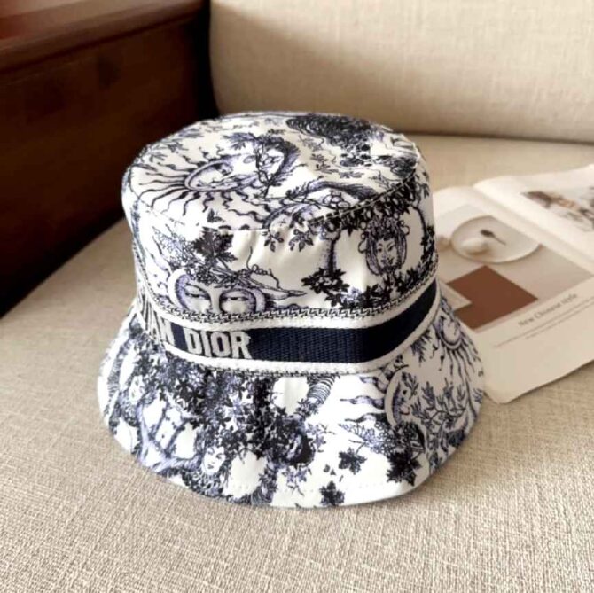 Exclusive luxury bucket hat - Image 8