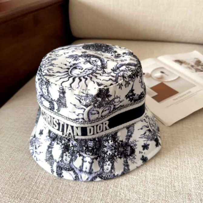 Exclusive luxury bucket hat - Image 3